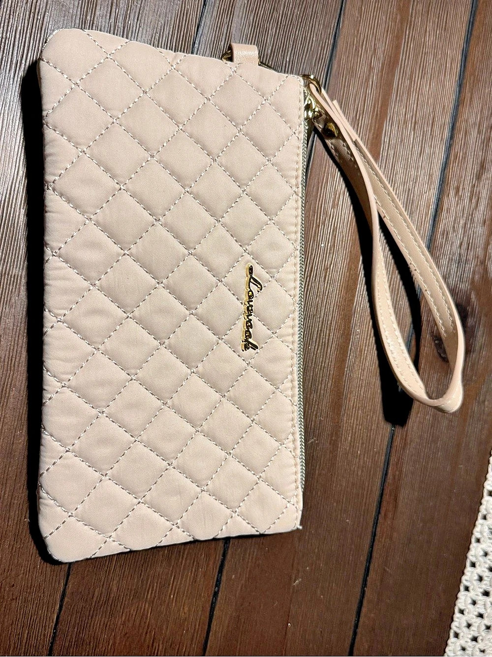 Lovevook cream Quilted Wristlet